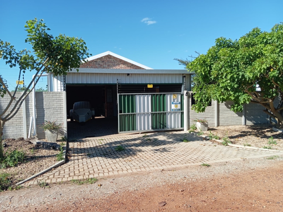 To Let 3 Bedroom Property for Rent in Cannonville Eastern Cape